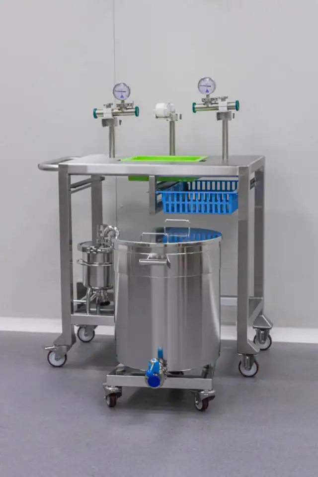 Mobiele procesinstallatie procestank zijaanzicht