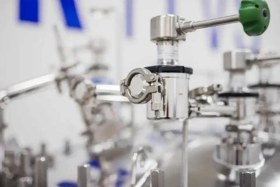 Mobile storage tank 500l process connection detail