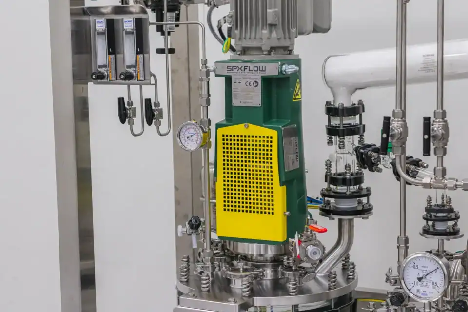 Synthesis precipitation reactor 30l agitator motor detail