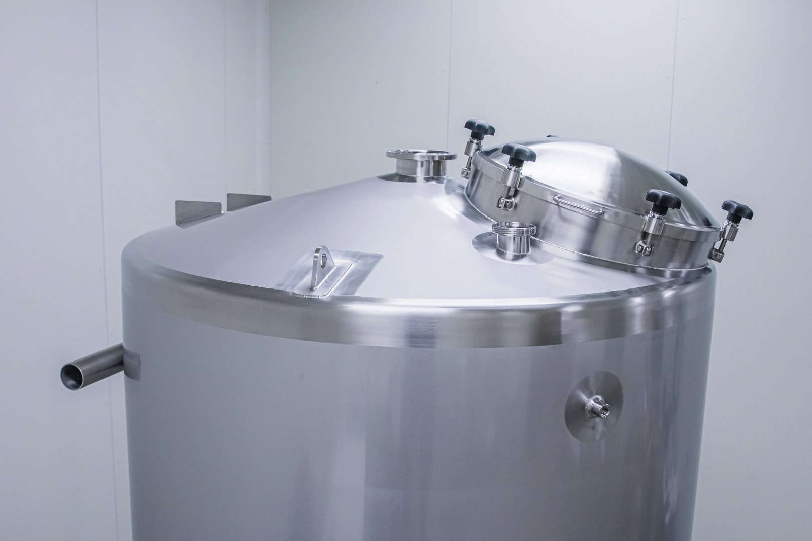 Veenbrink Stainless Steel Buffer Vessel 004 Min1(1)